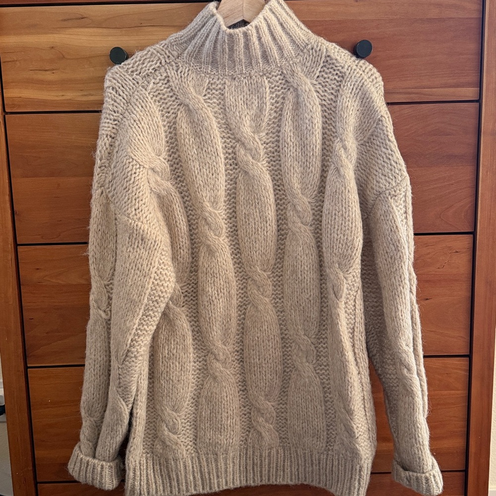 Love Riche Cable Knit Cream/Light Tan Turtleneck Sweater Size S NWOT